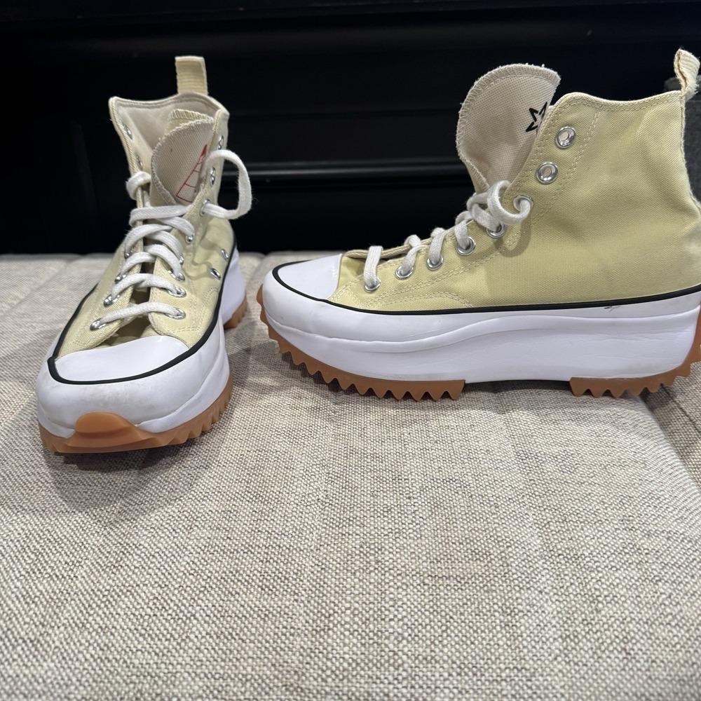 Converse Run Star‎ Hike Platform Hi Sneakers Lemon Drop/Black Men 7 Women 8.5